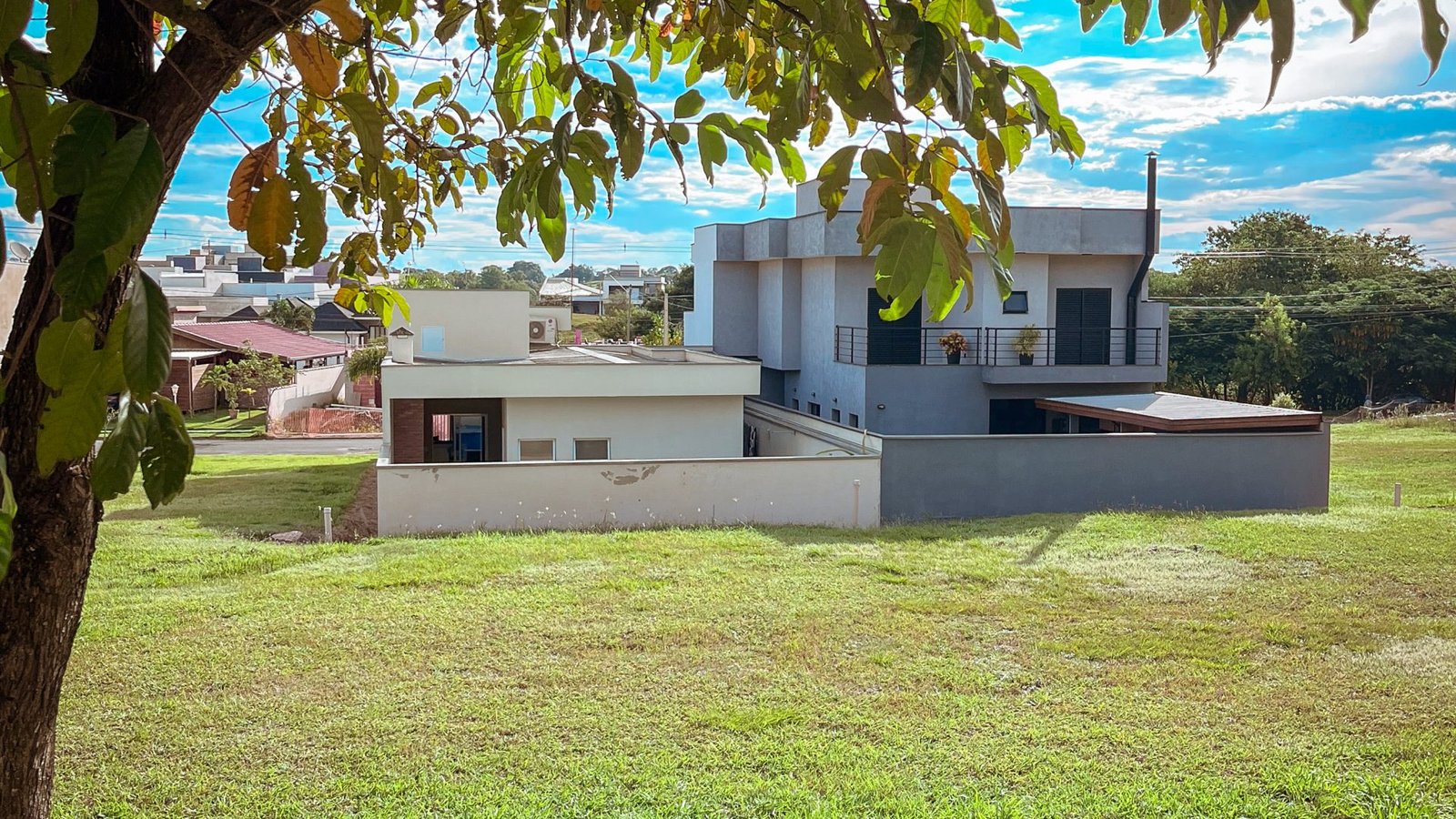EXCELENTE LOTE A VENDA NO CONDOMÍNIO MONTE VERDE EM MONTE MOR SP