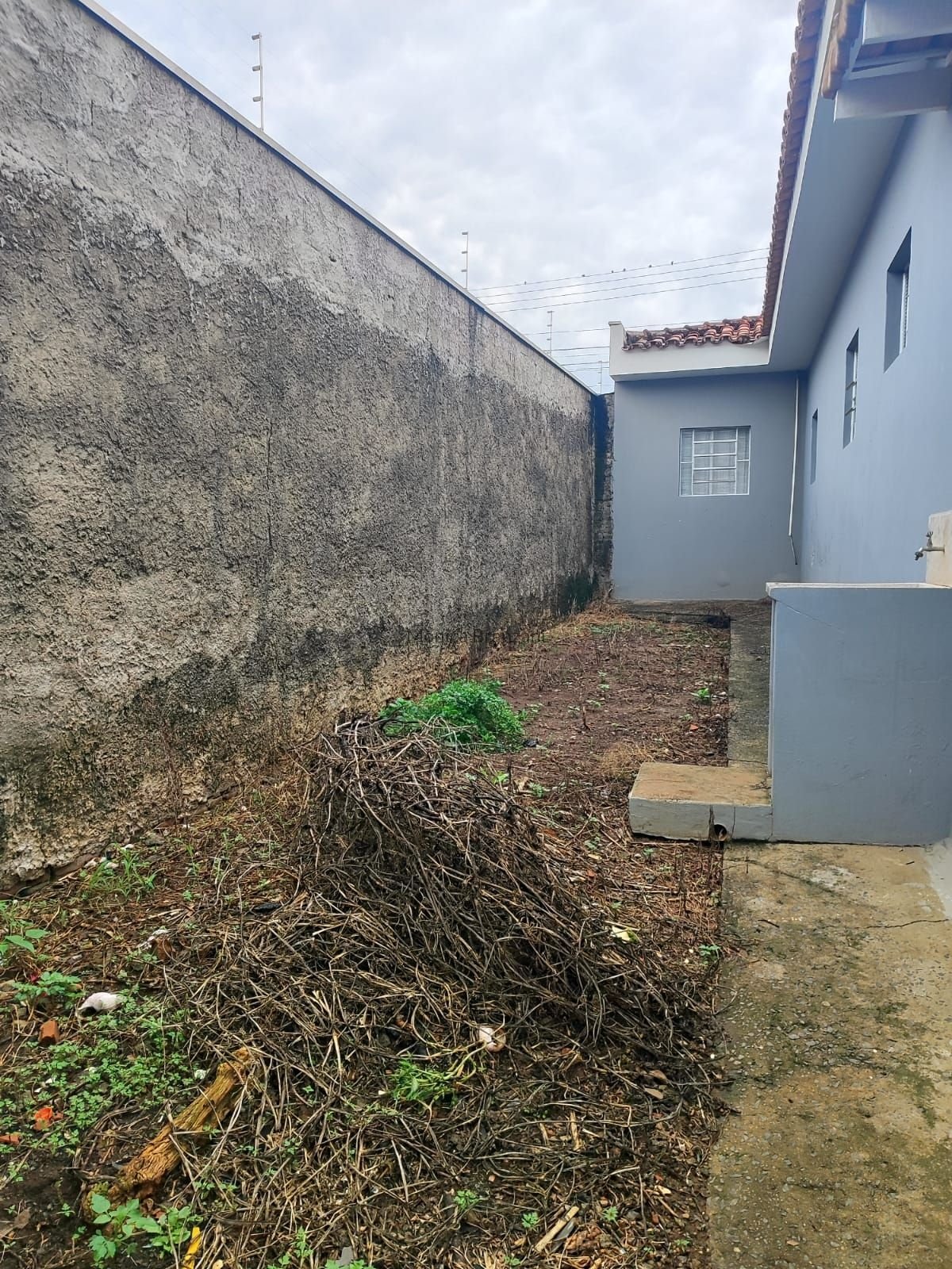EXCELENTE CASA A VENDA NO CENTRO DE ELIAS FAUSTO